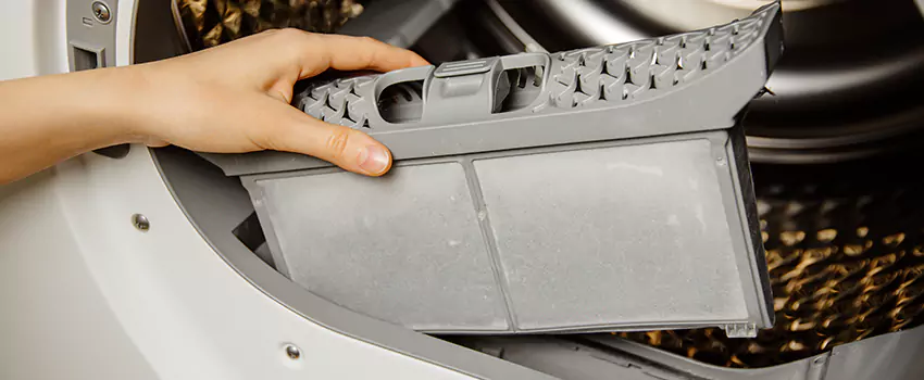 Signs Of A Clogged Dryer Lint Trap in Centennial, Colorado